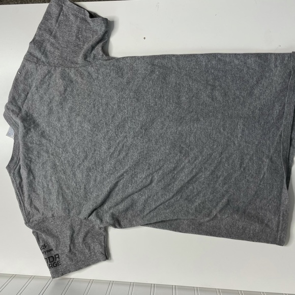 Grey panda tee, never worn, size small - Picture 2 of 2